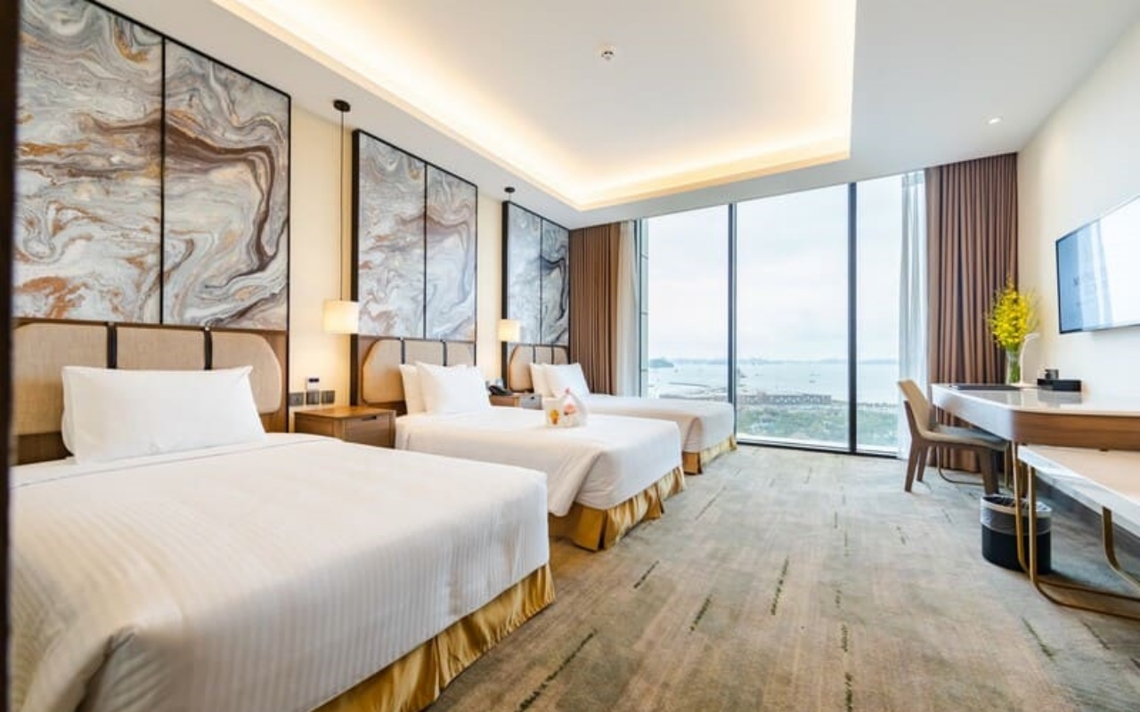 Khách sạn Mường Thanh Luxury Hạ Long Centre - Deluxe Triple hướng biển